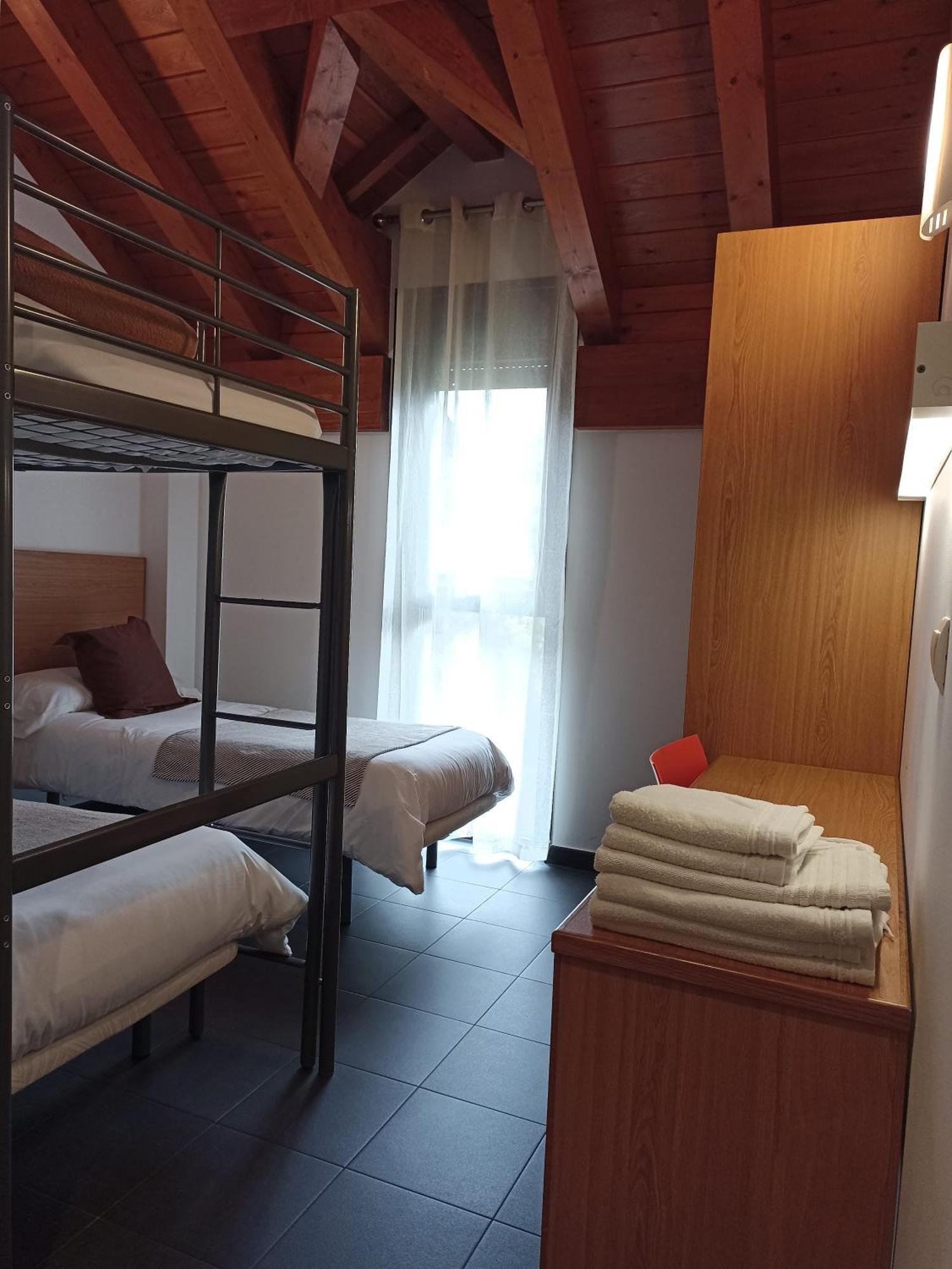 Albergue Francisco Giner De Los Rios Villablino Ngoại thất bức ảnh